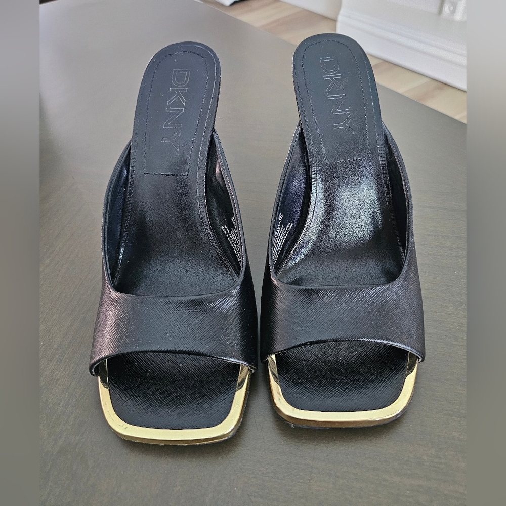 DKNY Arleen Black Leather Square Toe Heels Shoes 8.5